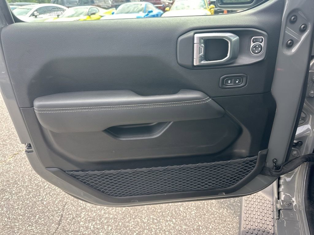 Used 2022 Jeep Wrangler Unlimited Sahara w/ Safety Group image 23