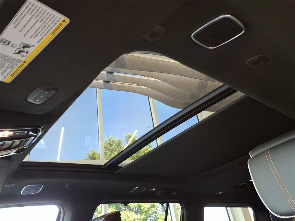 New 2026 Jeep Grand Wagoneer Summit AWD/4WD image 7