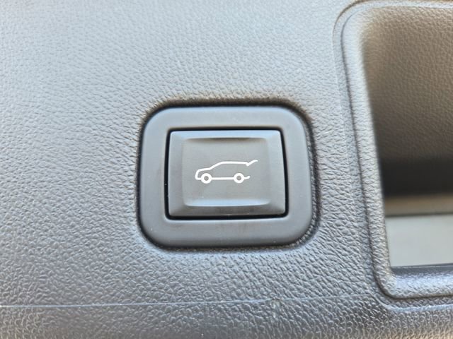 Certified 2023 GMC Terrain SLE w/ Driver Convenience Package image 6