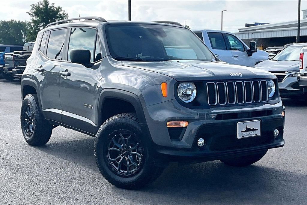 Used 2022 Jeep Renegade Latitude AWD/4WD image 35