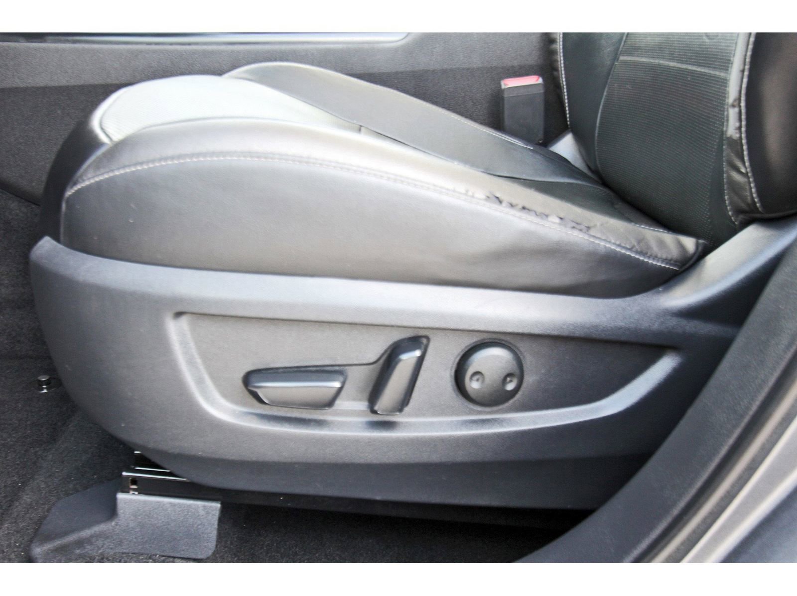 Used 2019 INFINITI QX50 Essential w/ Proassist Package image 30