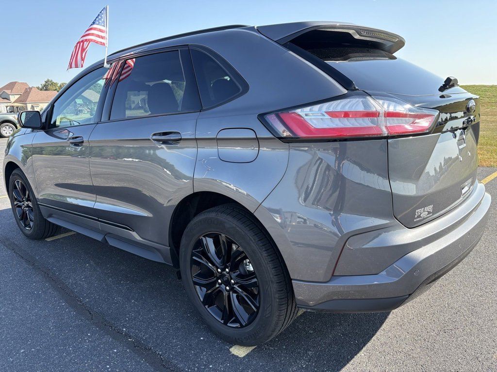 Used 2024 Ford Edge SE w/ Black Appearance Package image 38