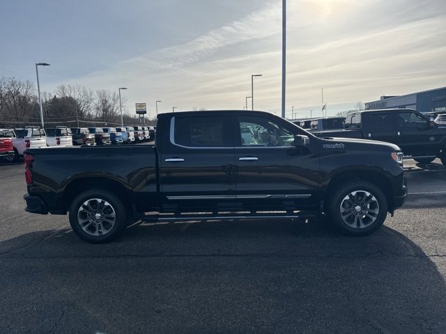 Used 2024 Chevrolet Silverado 1500 High Country w/ Z71 Off-Road Package image 2