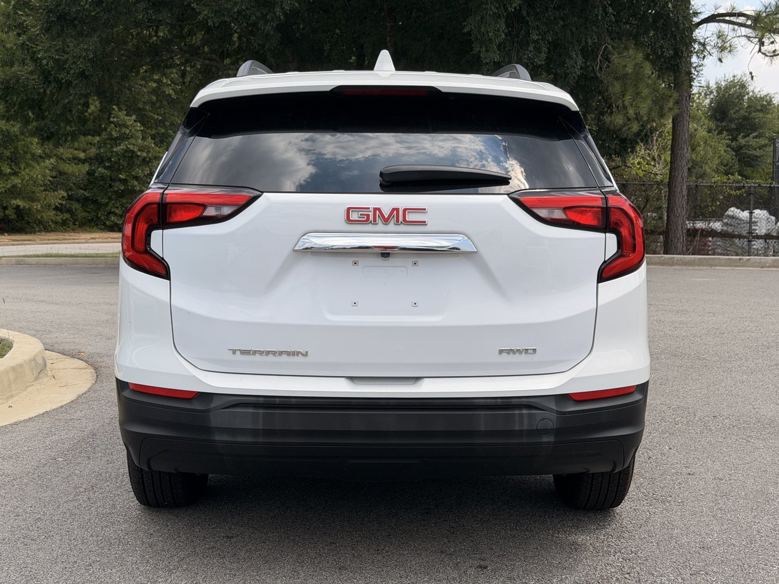 Used 2021 GMC Terrain SLE w/ Driver Convenience Package AWD/4WD image 13