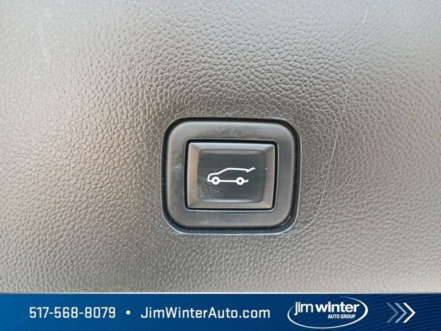 Used 2021 Chevrolet Traverse LT FWD image 15