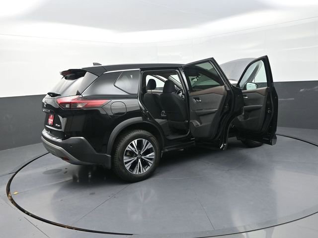 Used 2023 Nissan Rogue SV image 41