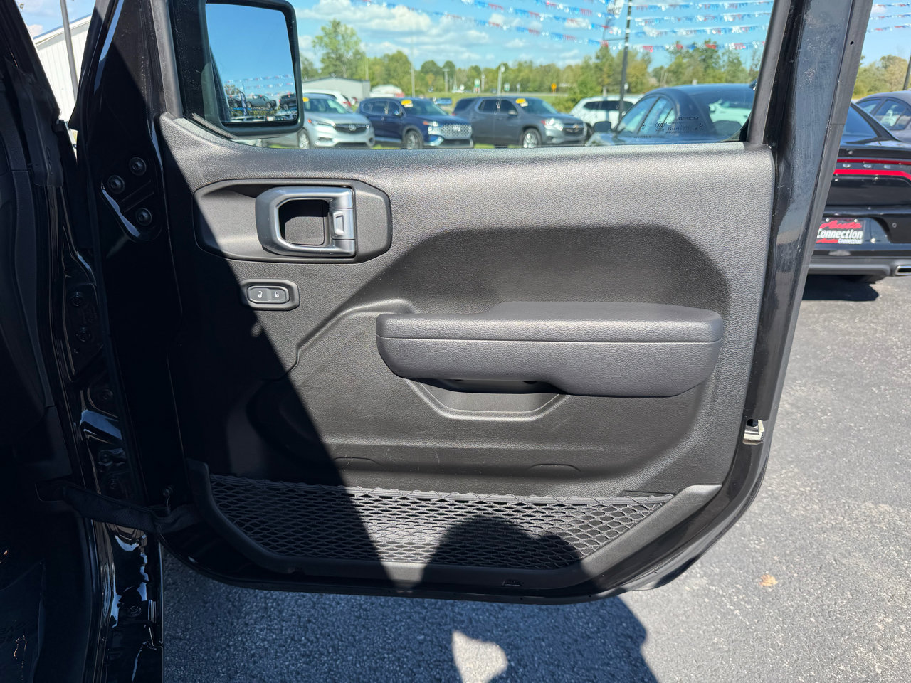 Used 2024 Jeep Wrangler Unlimited image 20