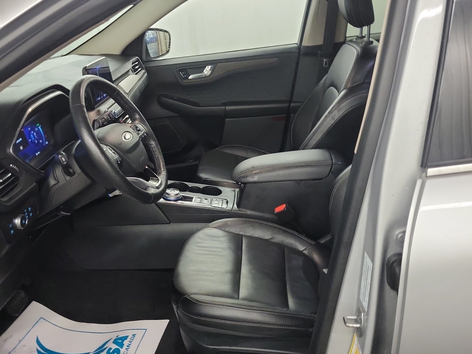 Used 2020 Ford Escape Titanium AWD/4WD image 6