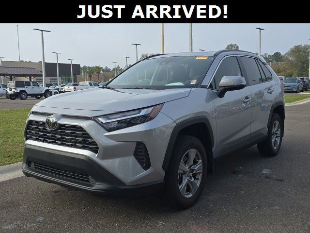 Used 2025 Toyota RAV4 XLE w/ Convenience Package image 1