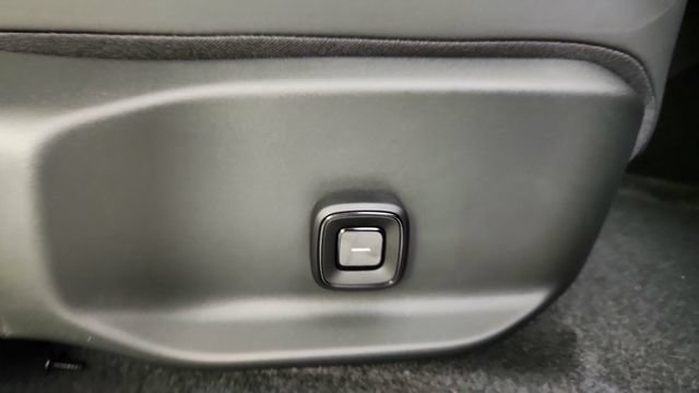 New 2026 Volvo EX30 Plus w/ Protection Package Premier AWD/4WD image 33