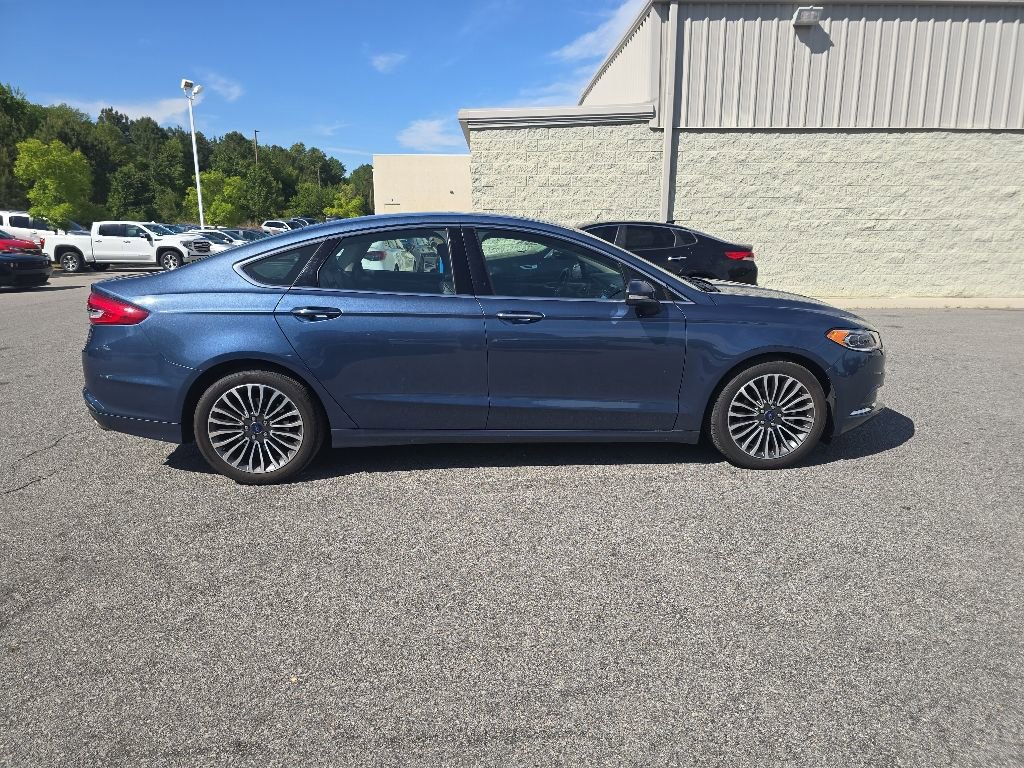 Used 2018 Ford Fusion SE w/ Fusion SE Technology Package FWD image 6