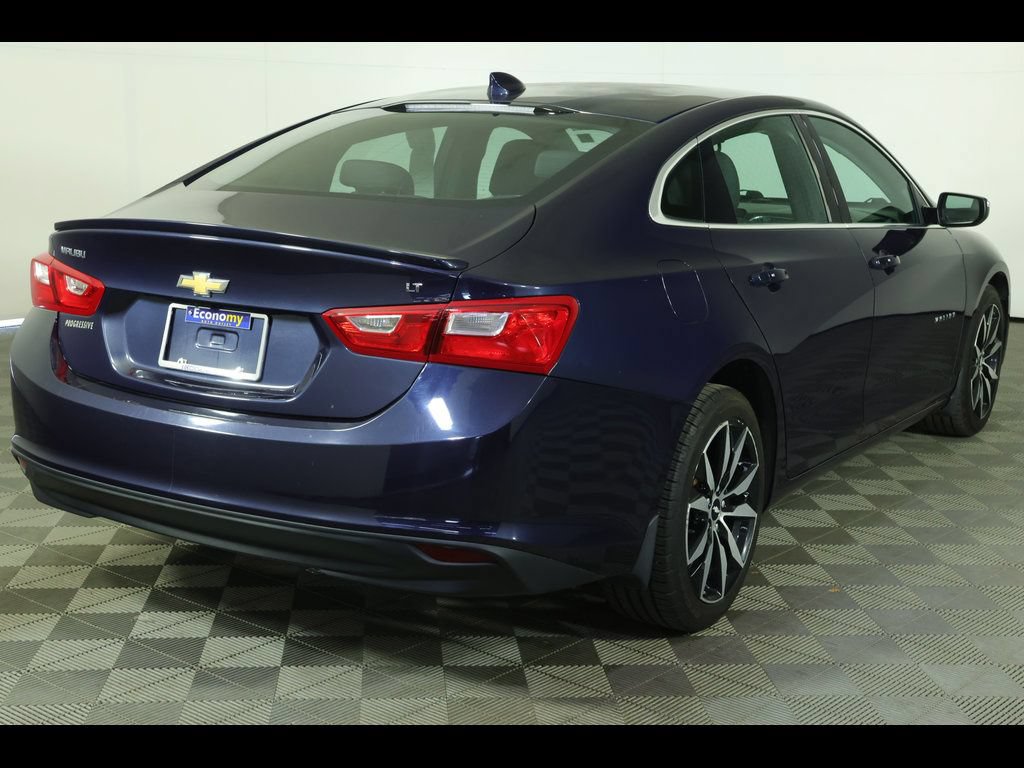 Used 2018 Chevrolet Malibu LT FWD image 16