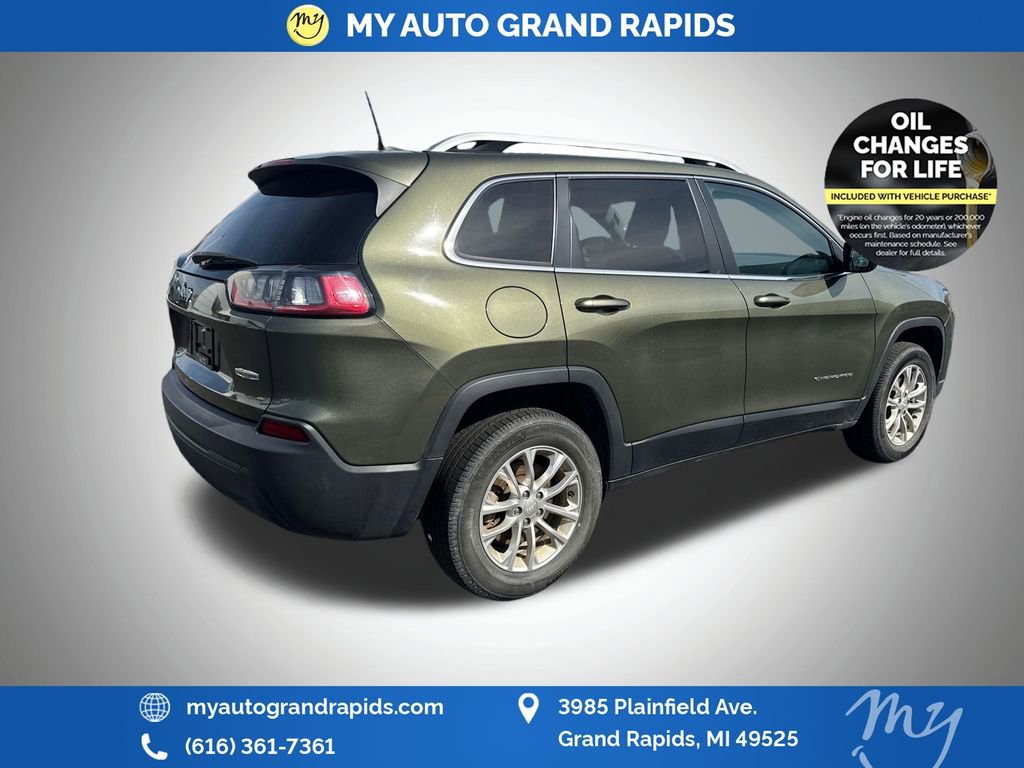Used 2019 Jeep Cherokee Latitude w/ Cold Weather Group AWD/4WD image 7