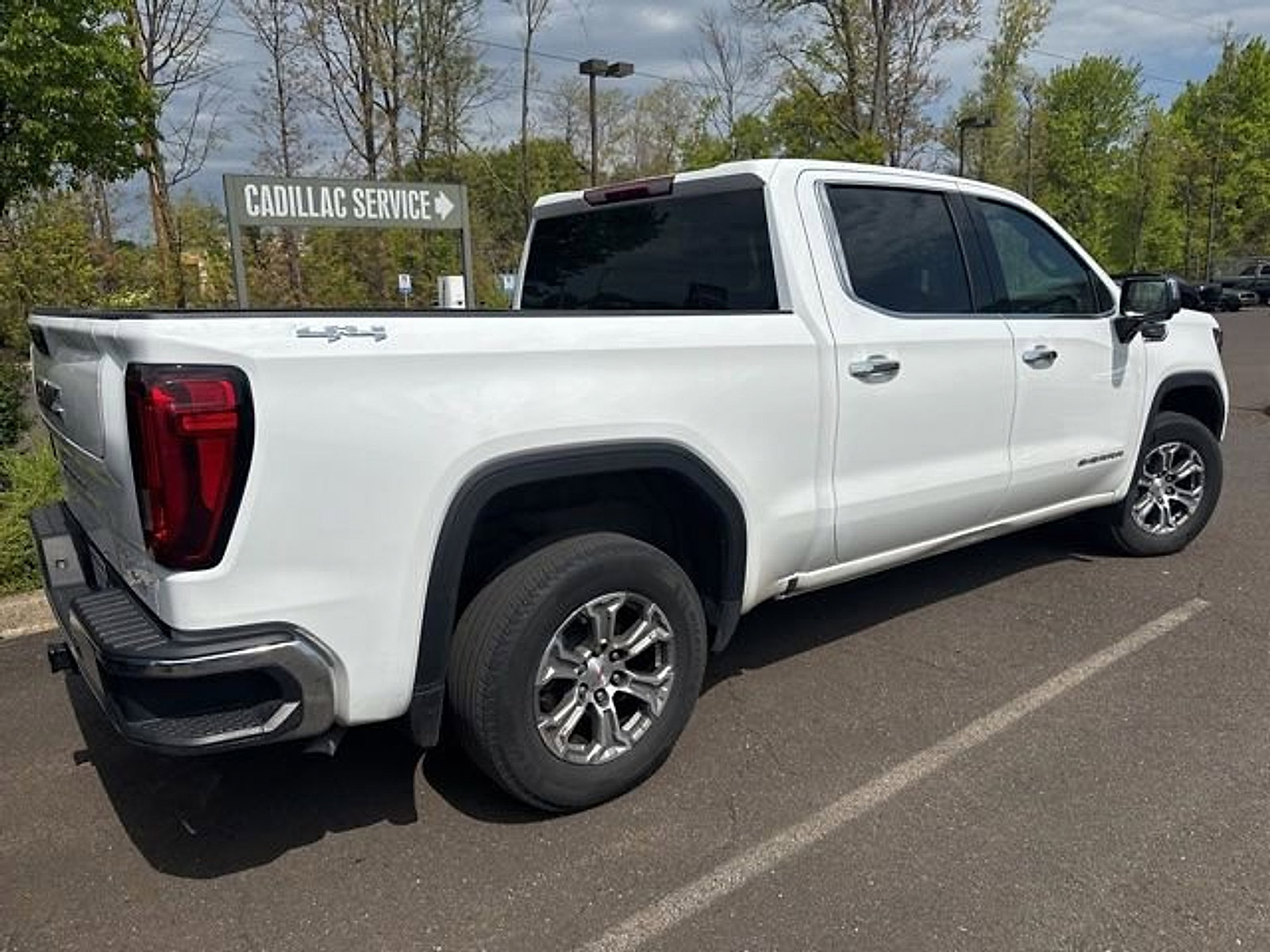 Used 2025 GMC Sierra 1500 SLT AWD/4WD image 2