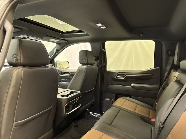 Used 2024 Chevrolet Silverado 1500 High Country w/ Technology Package AWD/4WD image 14