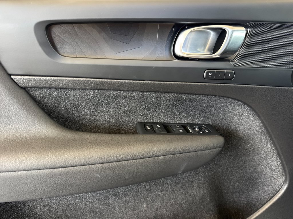 Certified 2023 Volvo XC40 Recharge Plus w/ Protection Package Premier AWD/4WD image 10
