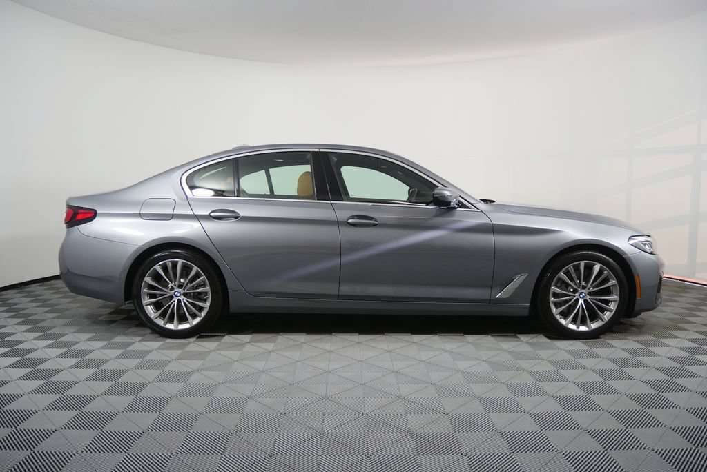 Used 2023 BMW 530i RWD image 2