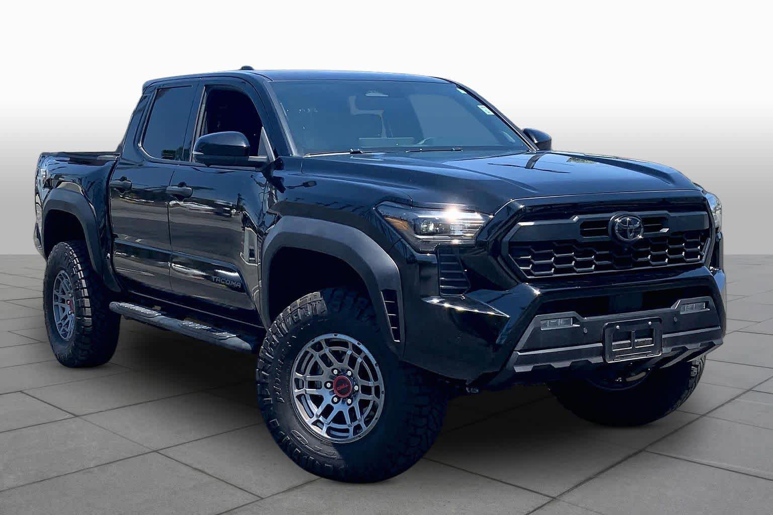 Used 2025 Toyota Tacoma TRD Off-Road w/ TRD Off Road Premium Package AWD/4WD image 2