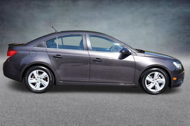 Used 2014 Chevrolet Cruze Diesel FWD image 2