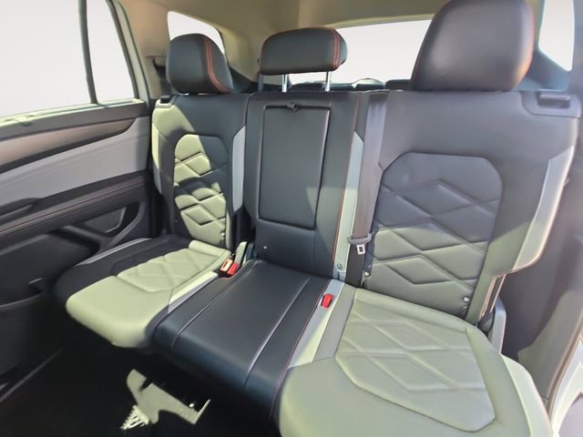 Used 2024 Volkswagen Atlas Peak Edition SE AWD/4WD image 13