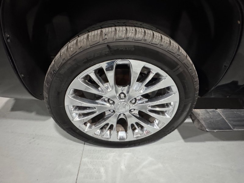 Used 2013 Cadillac Escalade EXT Premium image 17