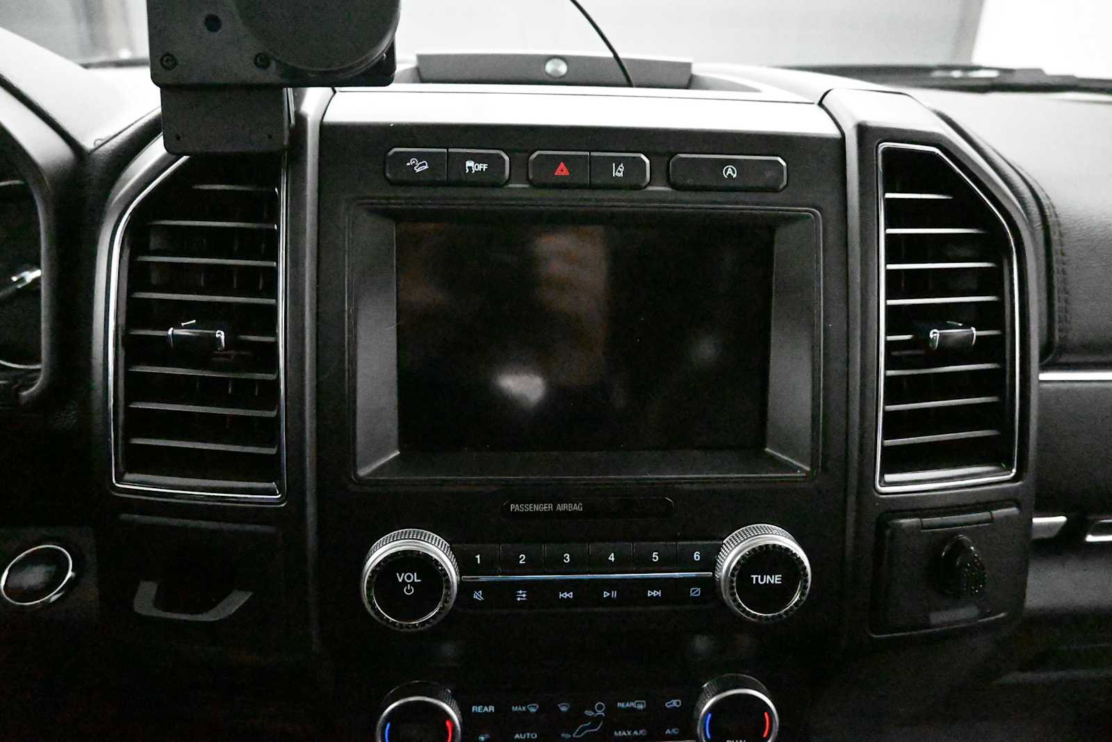 Used 2019 Ford Expedition Max Limited w/ Equipment Group 301A AWD/4WD image 19