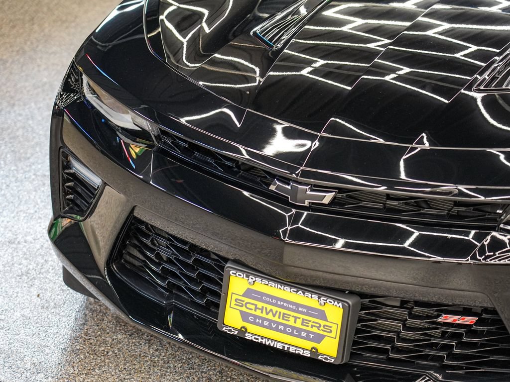 Used 2017 Chevrolet Camaro SS RWD image 8
