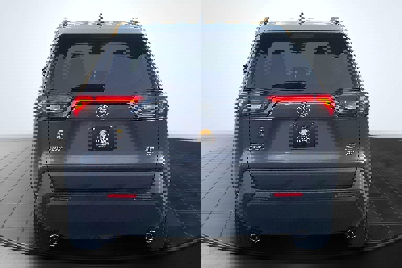 Used 2024 Toyota RAV4 XLE w/ Convenience Package image 5