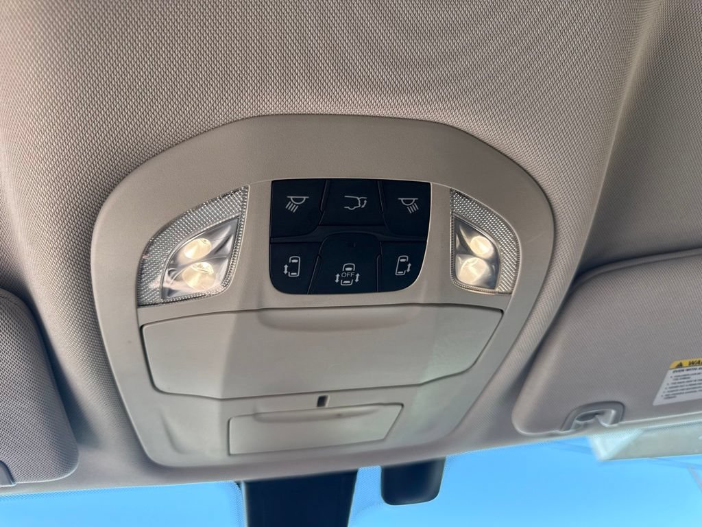 Used 2020 Chrysler Pacifica Touring-L FWD image 15