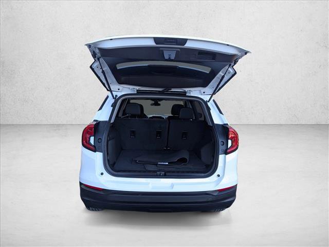 Used 2024 GMC Terrain SLE image 7