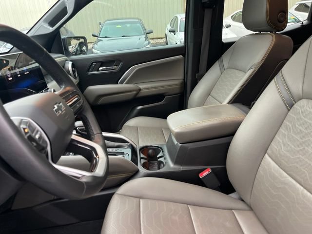 Used 2023 Chevrolet Colorado ZR2 w/ ZR2 Convenience Package III AWD/4WD image 9
