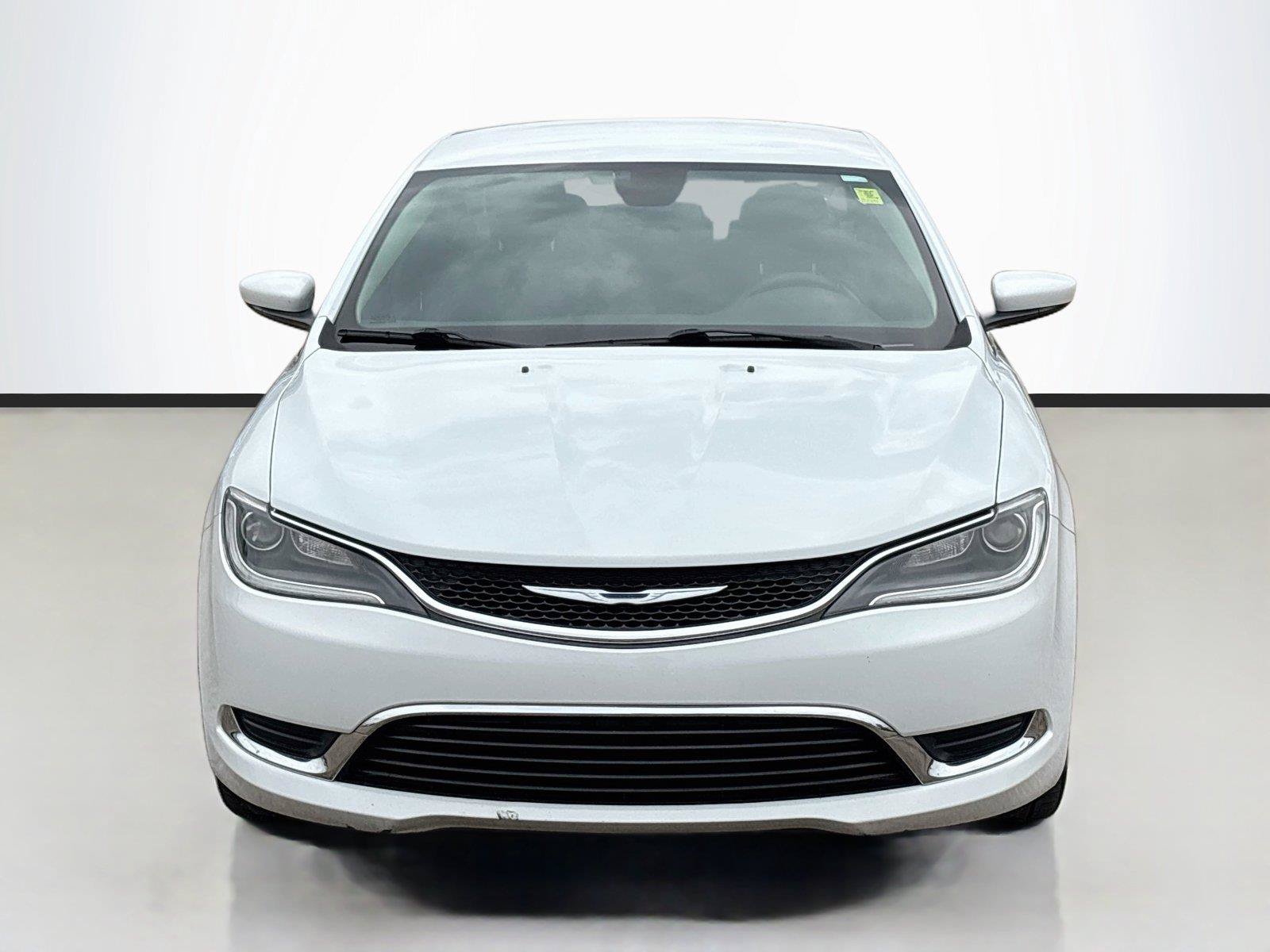 Used 2015 Chrysler 200 Limited w/ Convenience Group FWD image 3