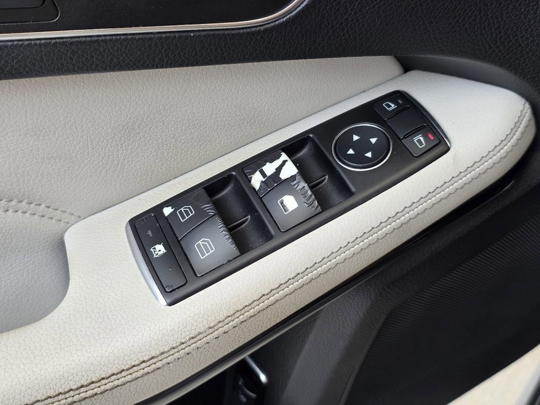 Used 2014 Mercedes-Benz E 250 BlueTEC Sedan image 19