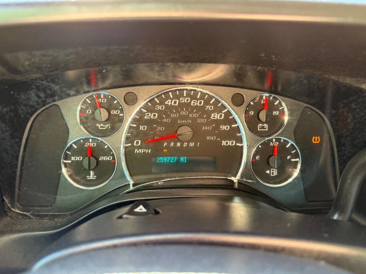 Used 2010 GMC Savana 3500 RWD image 10