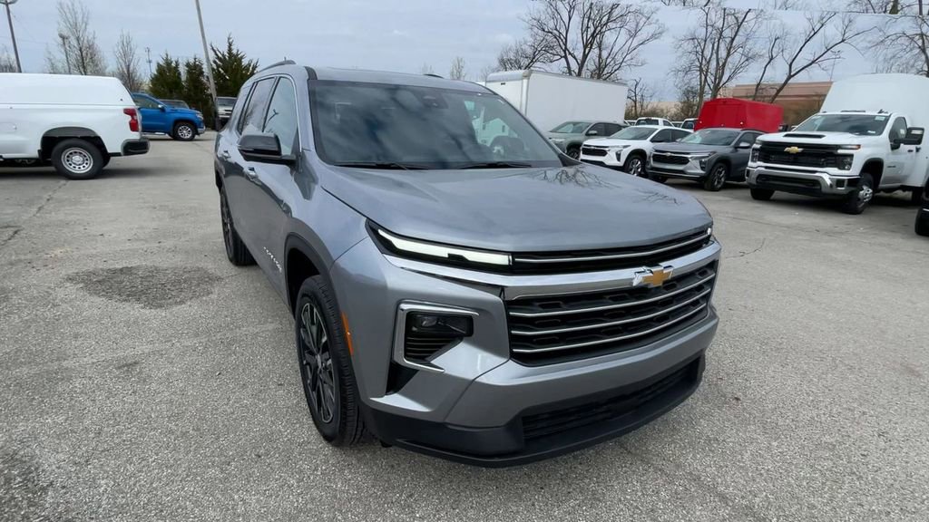 New 2026 Chevrolet Traverse LT w/ Sun and Wheel Package image 4
