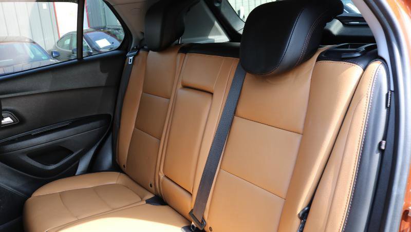 Used 2019 Chevrolet Trax Premier w/ LPO, Protection Package FWD image 17