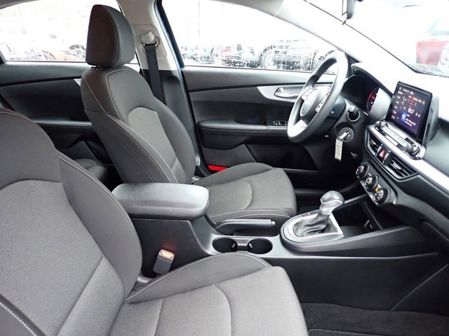 Used 2023 Kia Forte LXS image 10