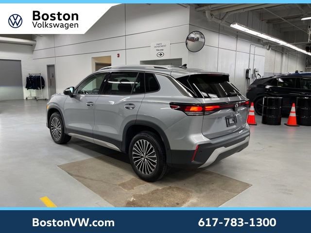 Used 2025 Volkswagen Tiguan S w/ 18" Wheel Package image 2