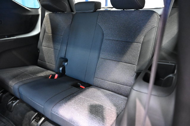New 2027 Chevrolet Traverse LT w/ LPO, Floor Liner Package FWD image 12