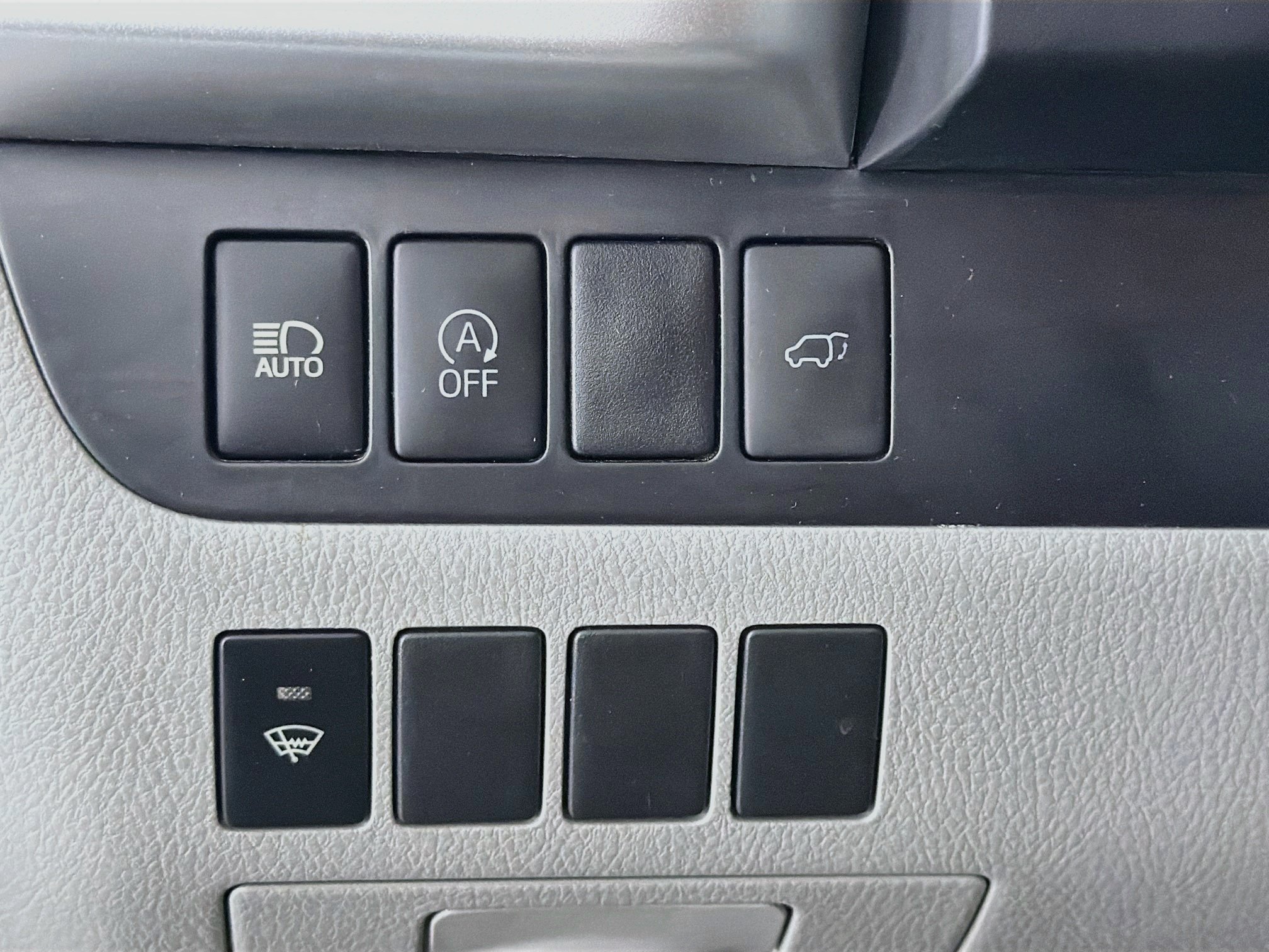 Used 2018 Toyota Highlander XLE FWD image 16