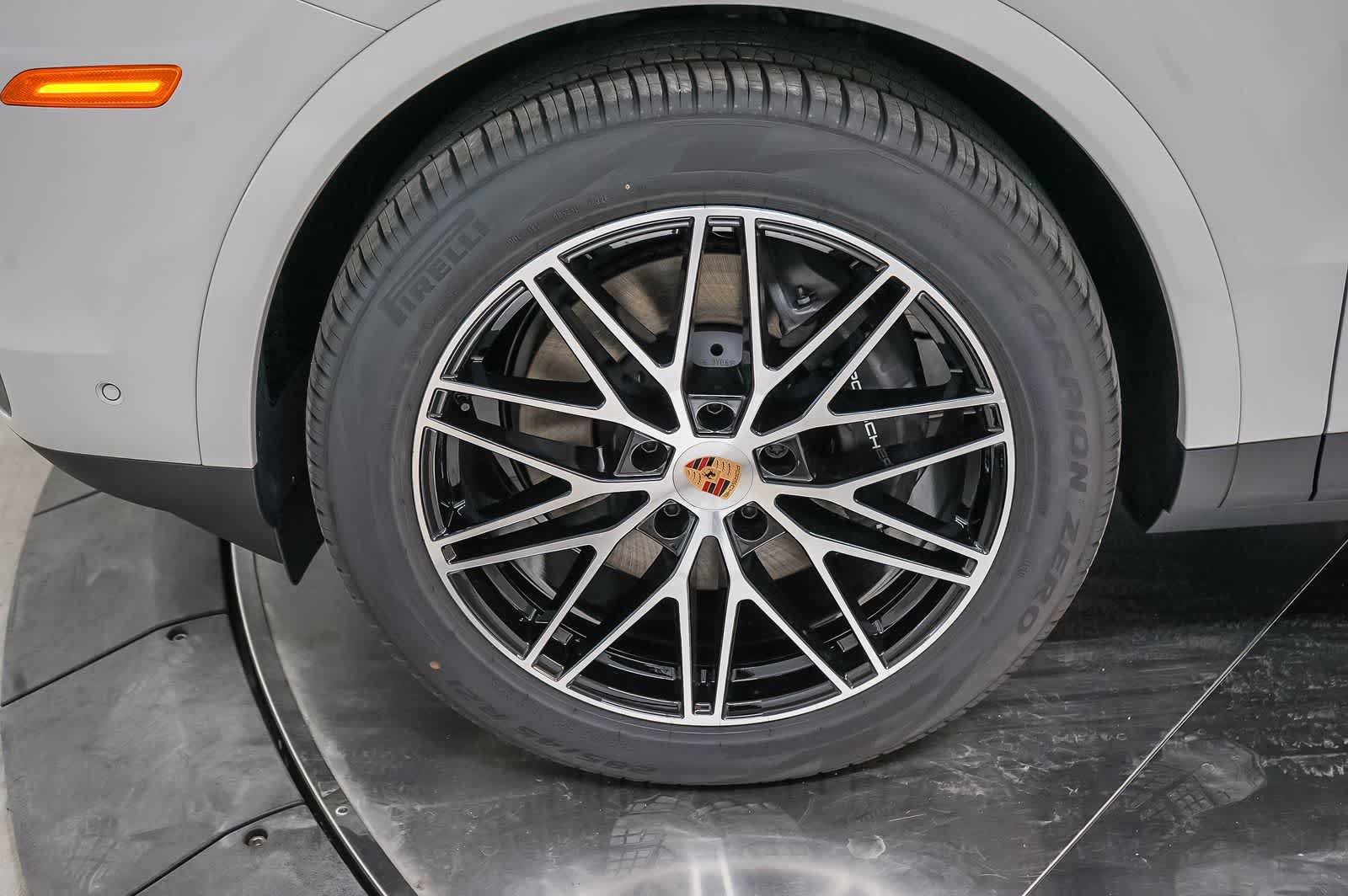 New 2026 Porsche Cayenne Coupe AWD/4WD image 14
