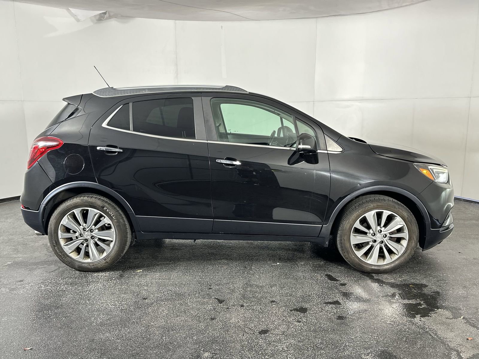 Used 2017 Buick Encore Essence image 9