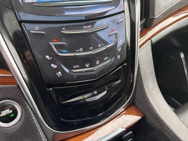 Used 2017 Cadillac Escalade Luxury image 25