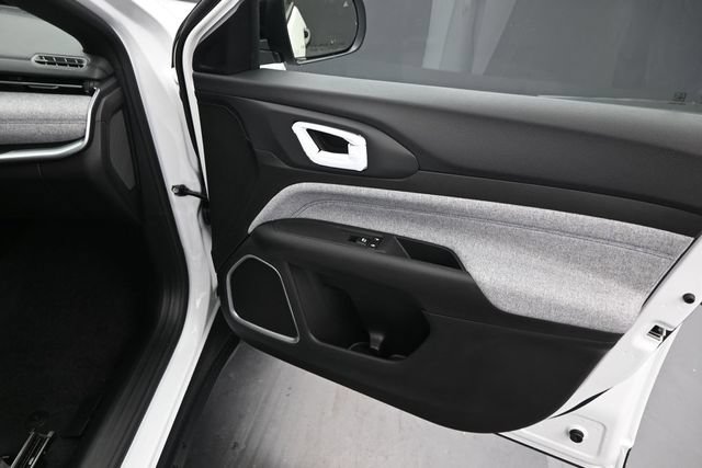 Used 2025 Jeep Compass Sport AWD/4WD image 4