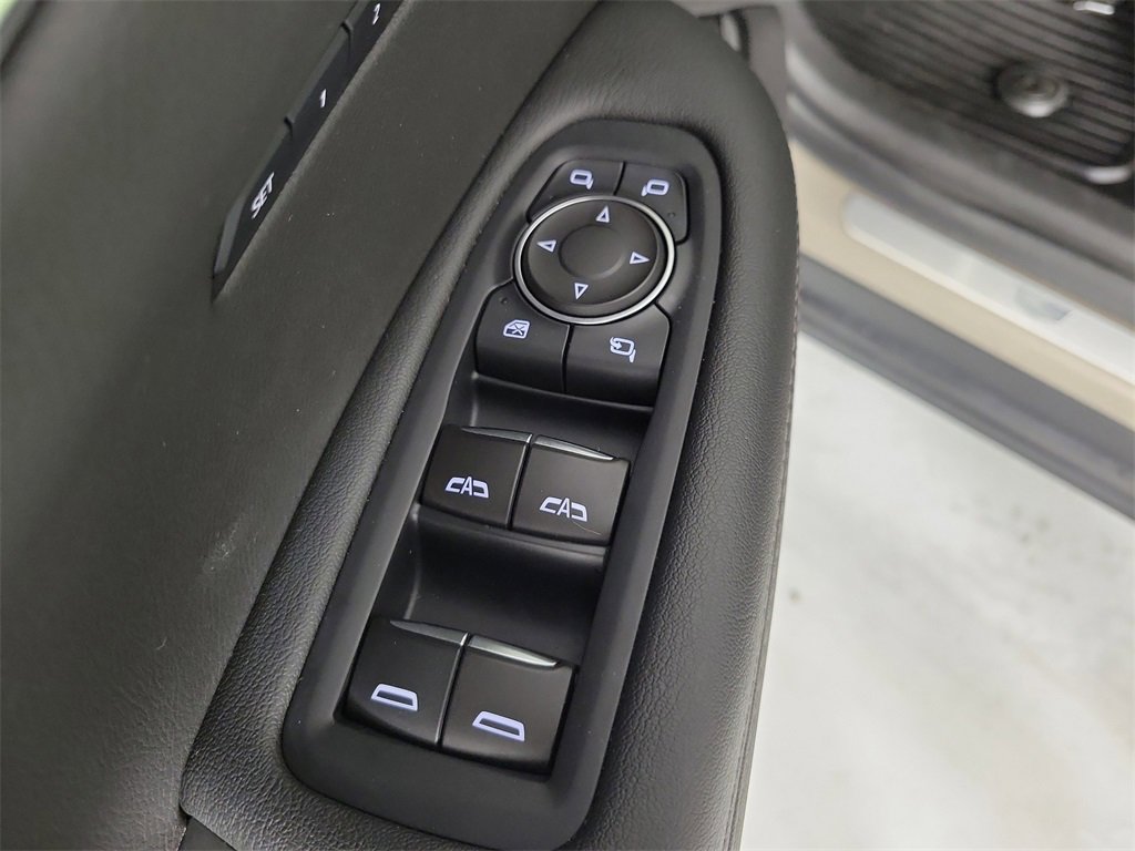 Certified 2023 Cadillac XT6 Luxury image 21