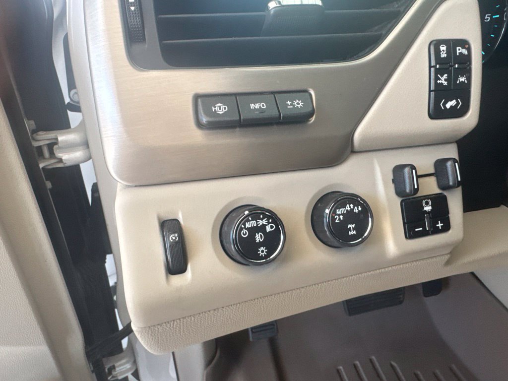 Used 2018 GMC Yukon XL Denali w/ Denali Ultimate Package AWD/4WD image 13