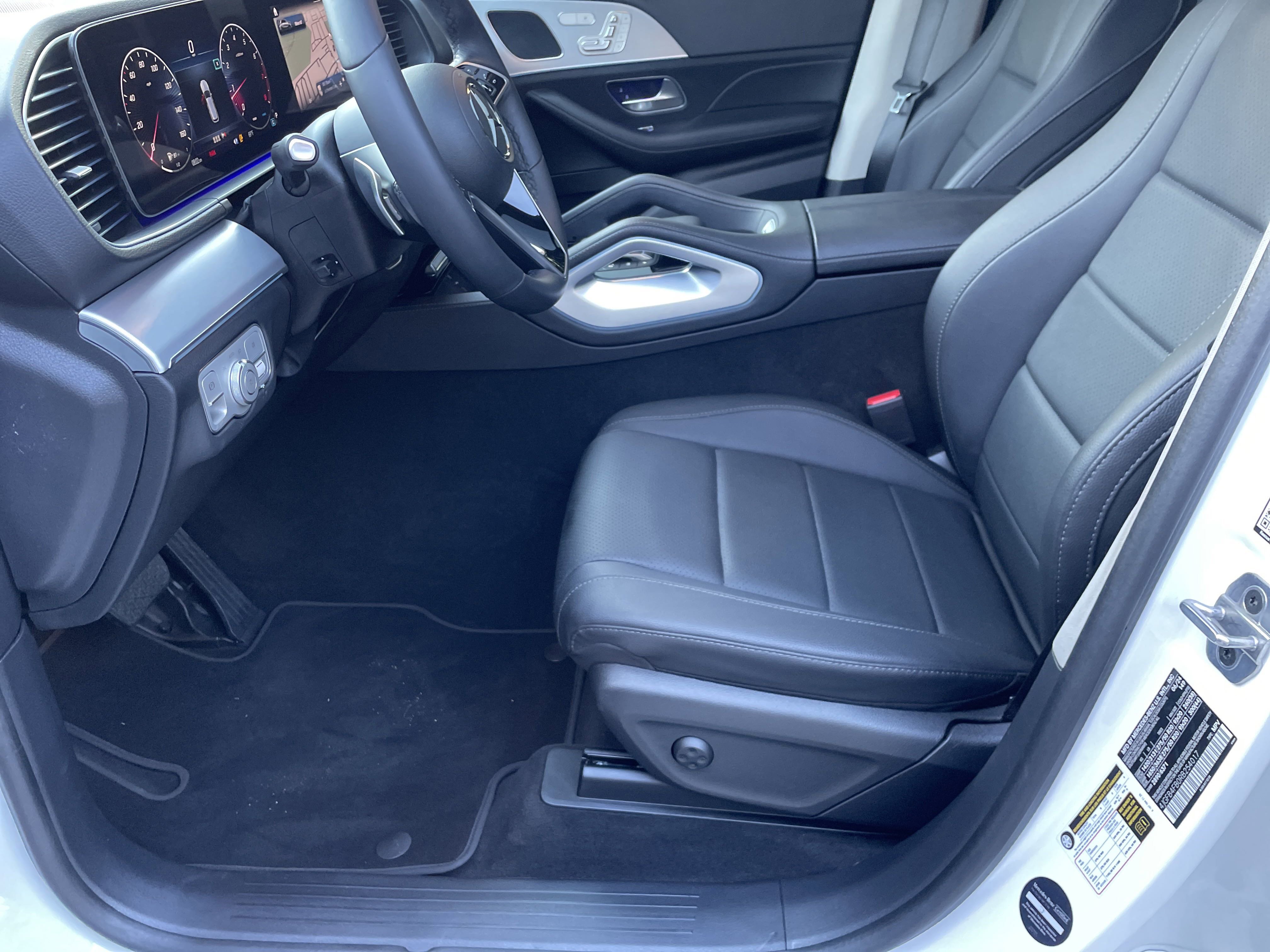 Used 2024 Mercedes-Benz GLE 350 4MATIC w/ AMG Line Exterior image 19