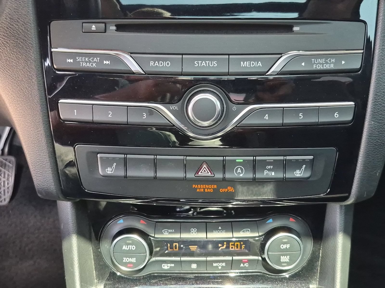 Used 2019 INFINITI QX30 w/ Navigation Package FWD image 22