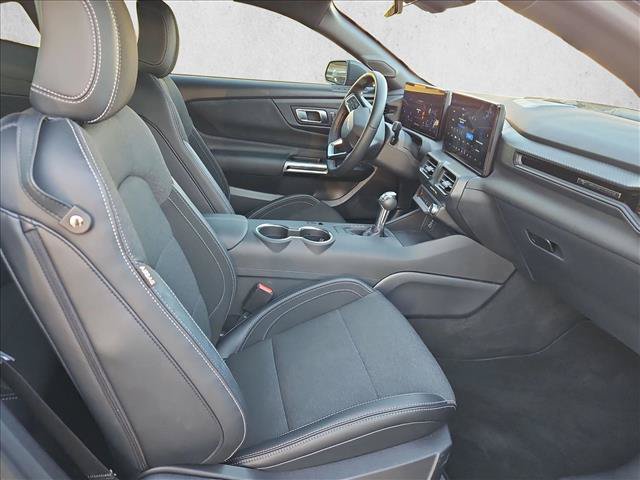 Used 2025 Ford Mustang Coupe RWD image 18