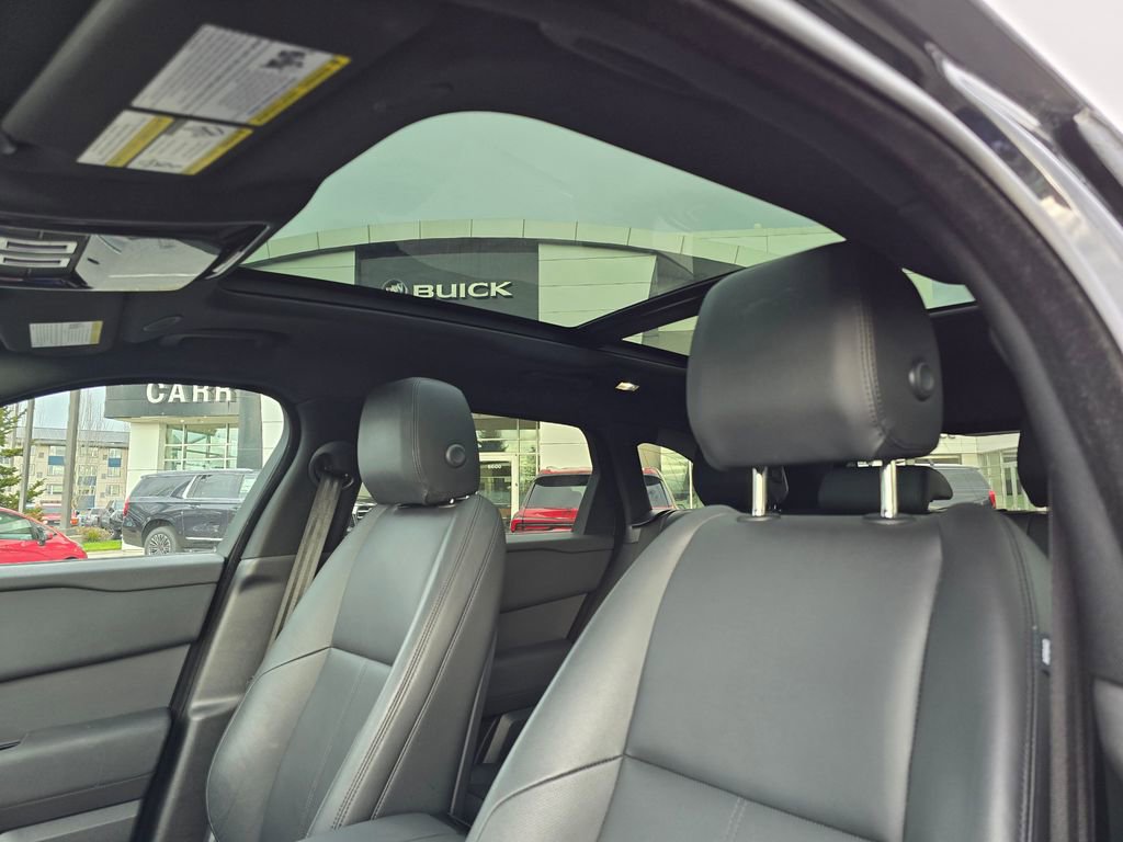 Used 2025 Land Rover Range Rover Velar Dynamic SE image 57